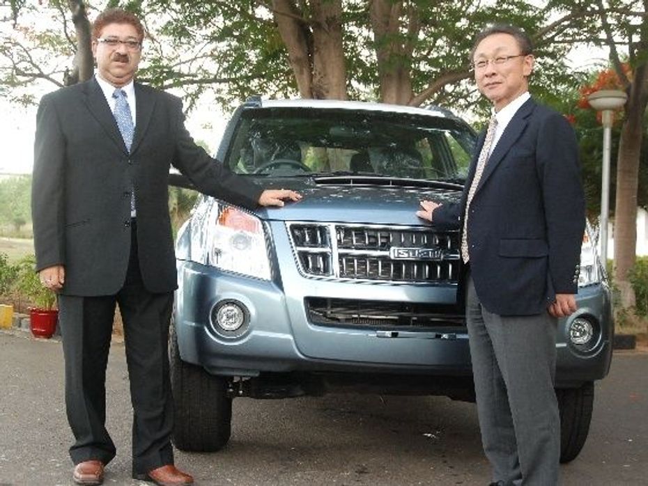 HM MD Uttam Bose with Isuzu Motors India President Takashi Kikuchi
