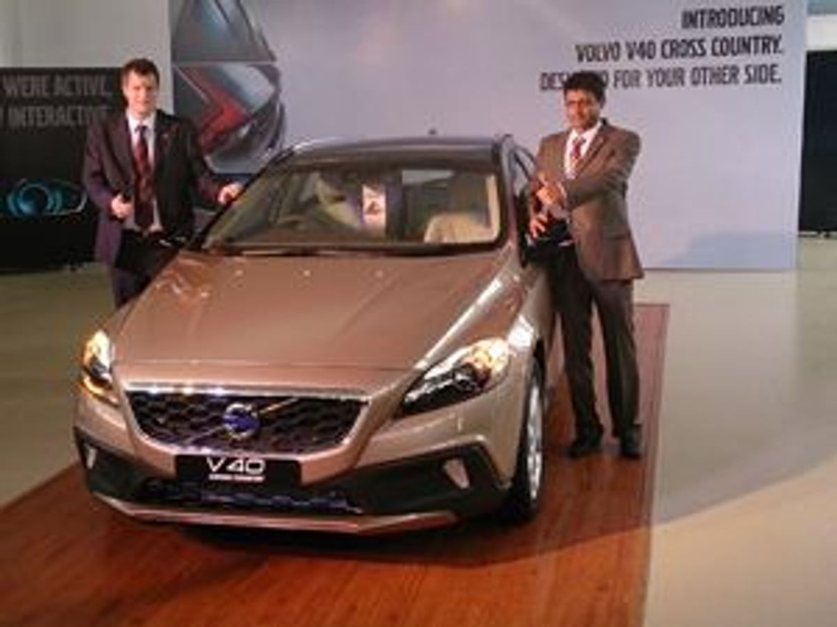 Volvo V40 Cross Country Launched - ZigWheels
