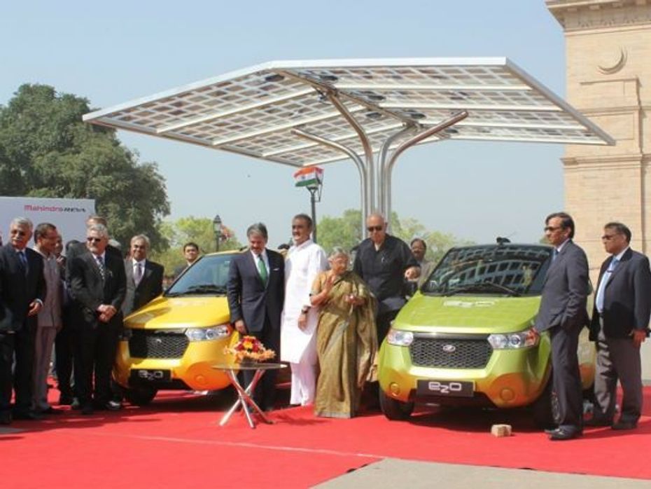 Mahindra e2o launch at India Gate