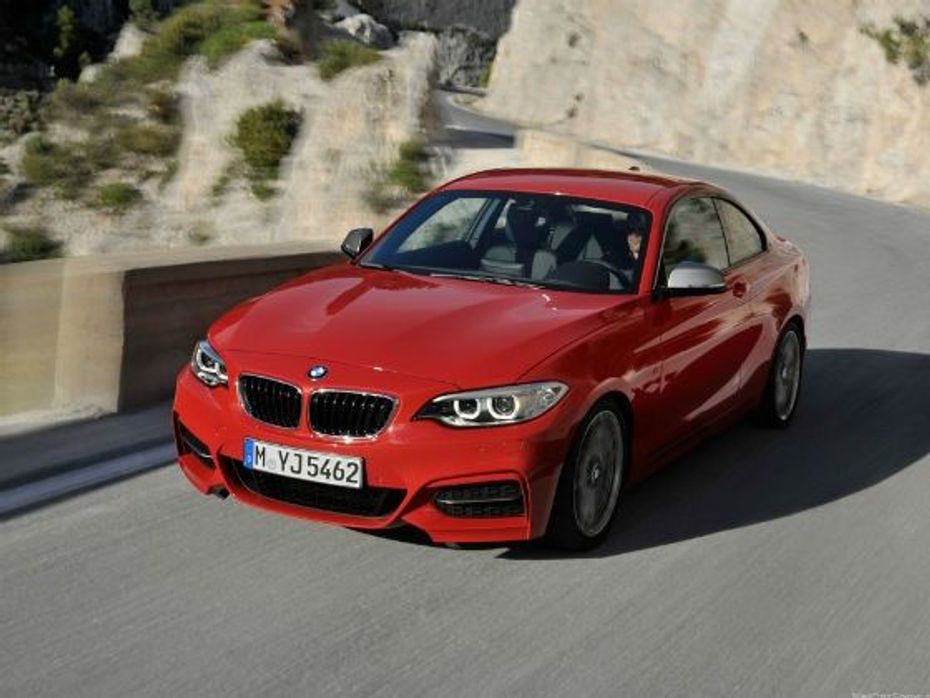 2014 BMW 2-series coupe action shot