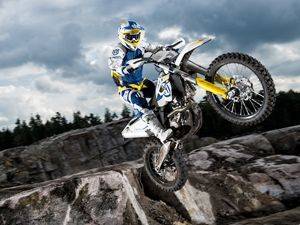 2014 Husqvarna range of motorcycles showcased - ZigWheels