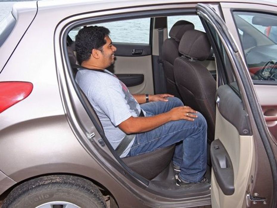 Hyundai i20 automatic rear seat space