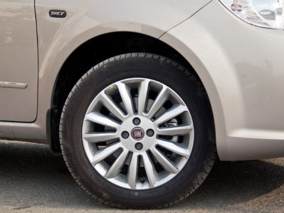 2014 Fiat Linea T-Jet Wheel