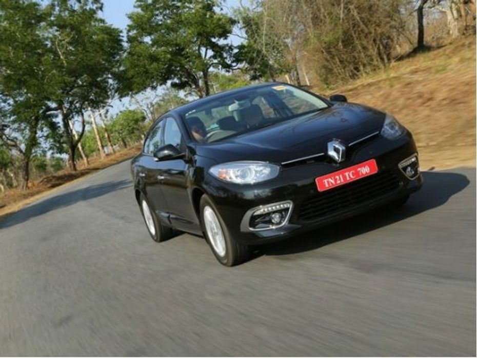 New Renault Fluence front action shot