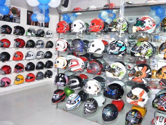 Steelbird helmet hot sale showroom