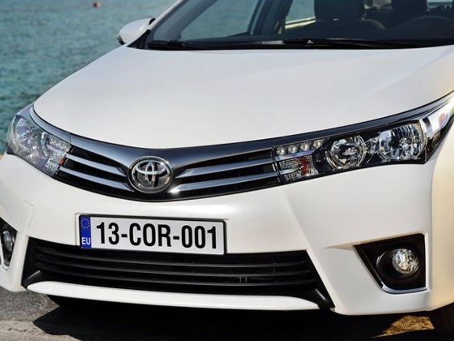2014 Toyota Corolla headlight