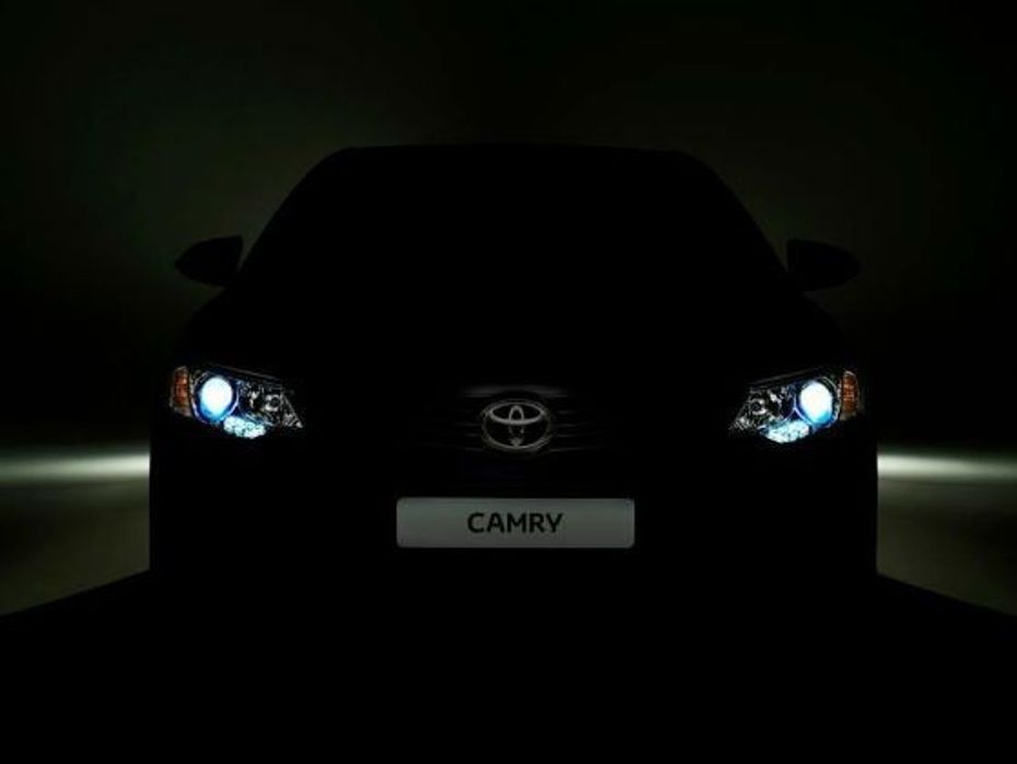 Toyota Camry Facelift teaser image