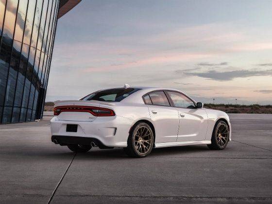 Dodge Charger SRT Hellcat with 717PS unveiled - ZigWheels