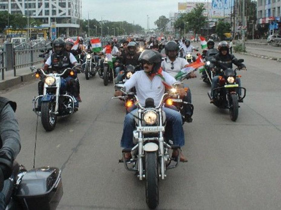 Harley Davidson Owners riding on Independence Day