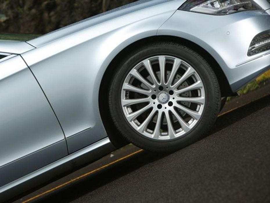 2014 Mercedes-Benz CLS 350 with new 18-inch 5-spoke alloy wheels