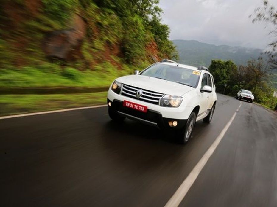 Renault Duster 4x4 in action