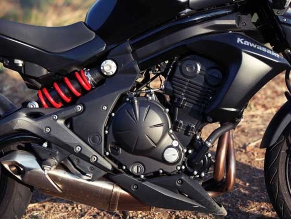 Tthe Kawasaki ER-6n comes strapped with a proven 649cc, liquid-cooled motor