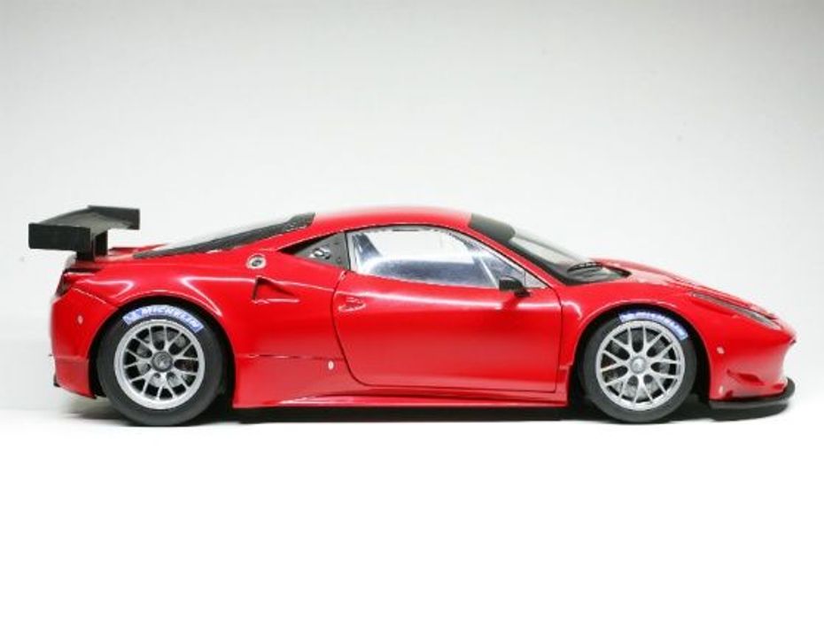Ferrari 458 GT2 side