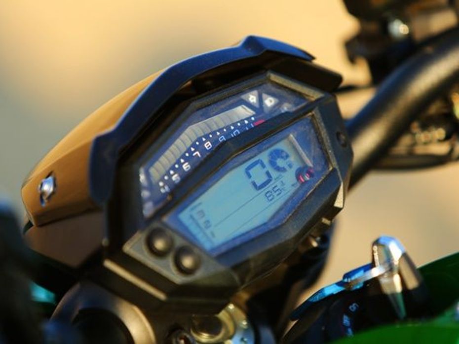 2014 Kawasaki Z1000 clocks