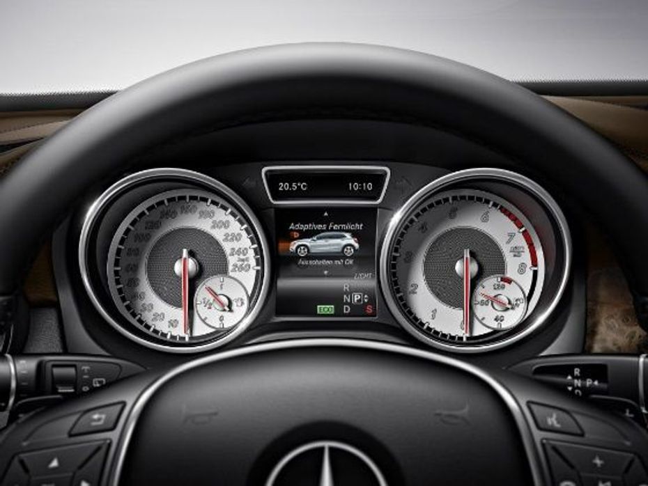 Mercedes-Benz GLA instrument console
