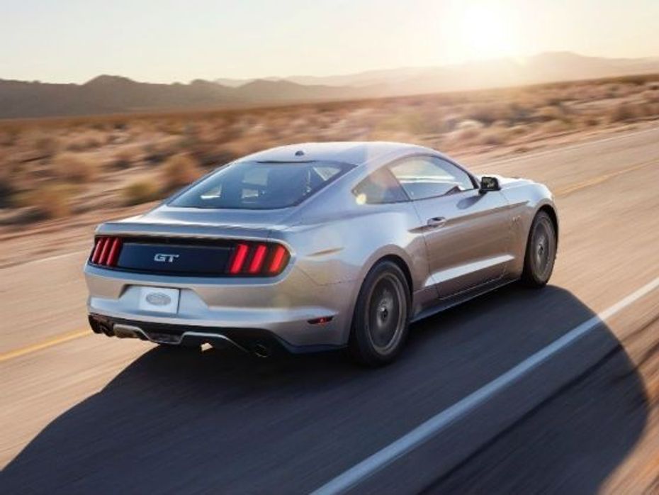 2015 Ford Mustang rear tracking