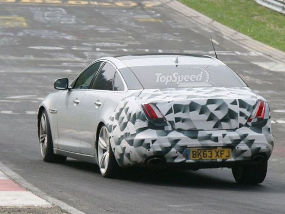 2015 Jaguar XJ rear spy shot