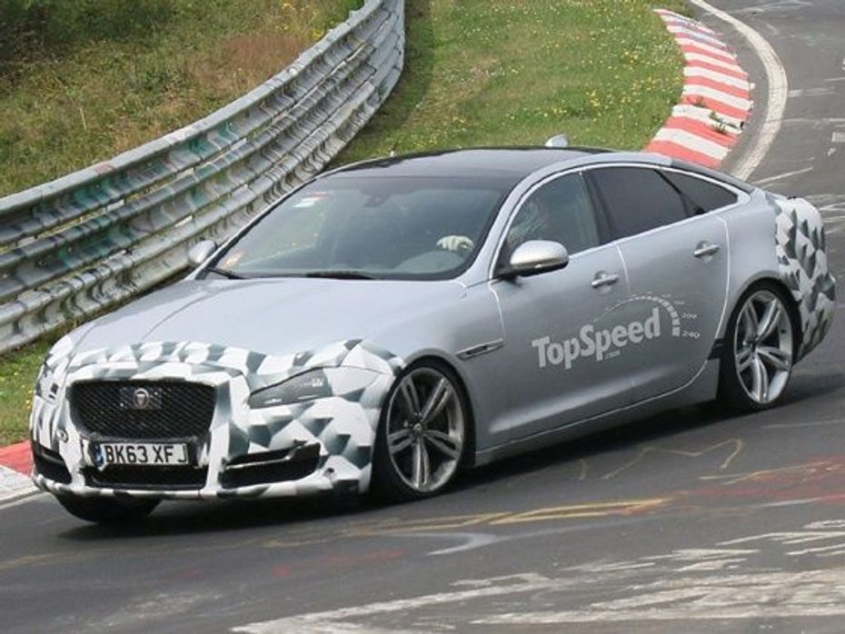 2015 Jaguar XJ front spy shot