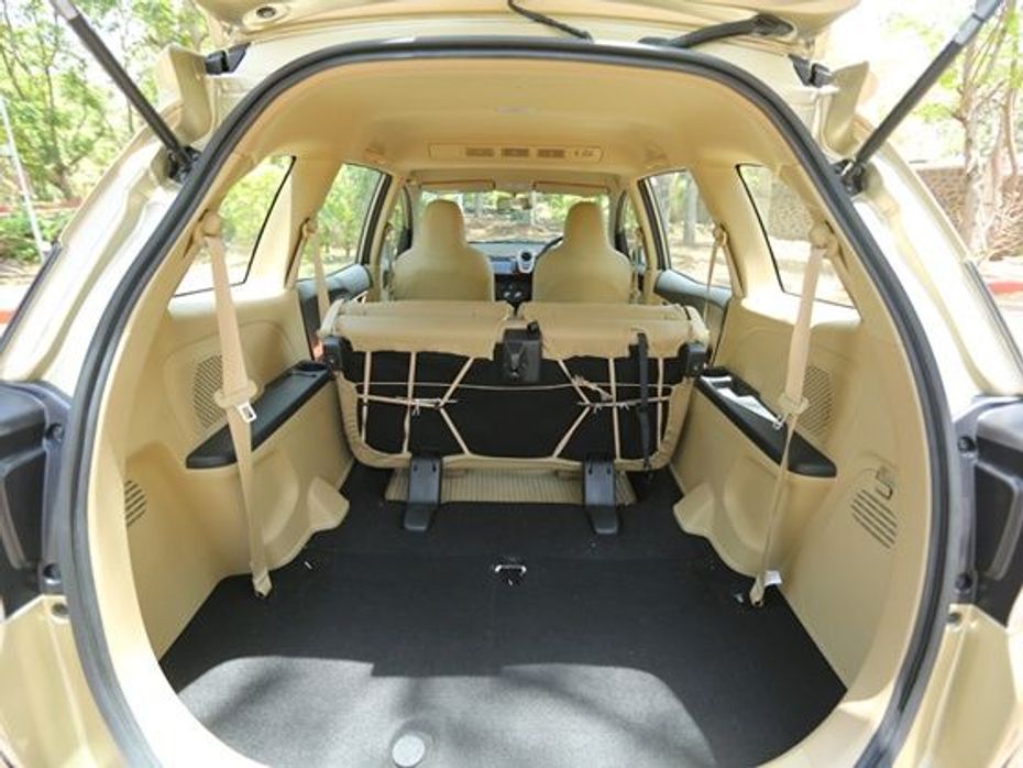 Honda Mobilio Rear space
