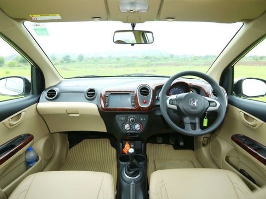 Honda Mobilio interior