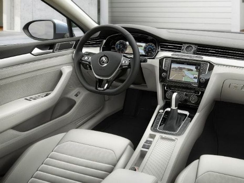 2015 Volkswagen Passat unveiled interior