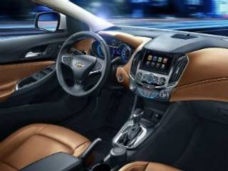 2015 Chevrolet Cruze interior revealed