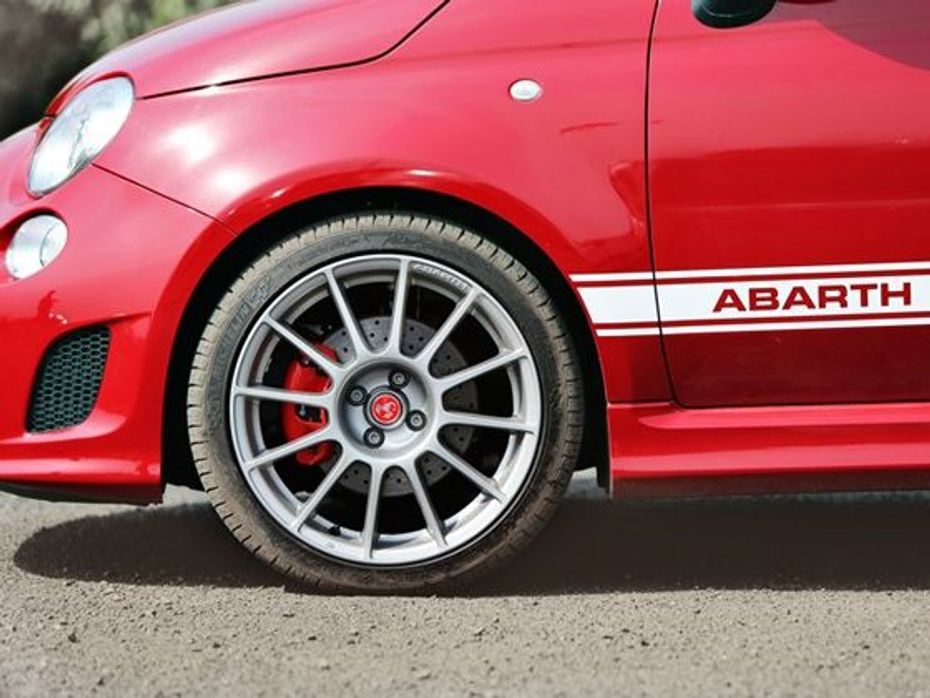 Abarth 500 Essess wheels