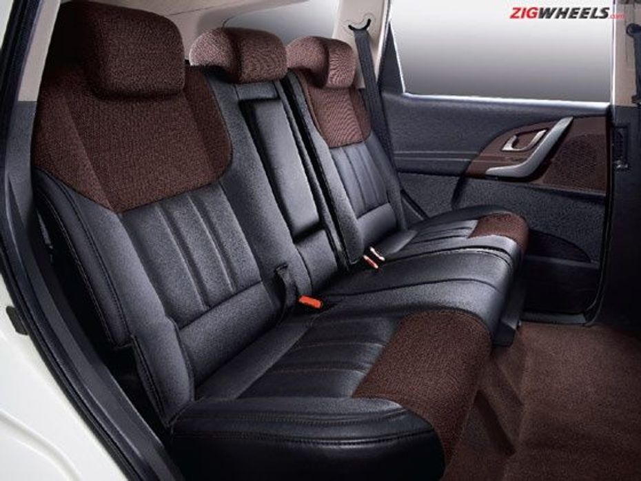 Mahindra XUV500 Sportz leather-fabric-seats