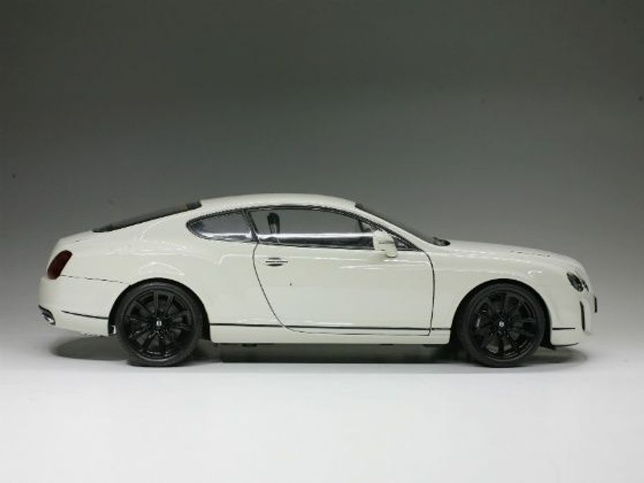 1:18 Bentley Continental Supersports Side
