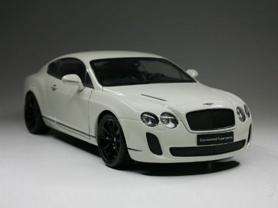1:18 Bentley Continental Supersports Front