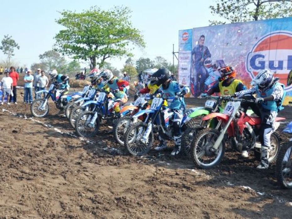 Riders line-up on the starting line at 2014 Gulf Supercross
