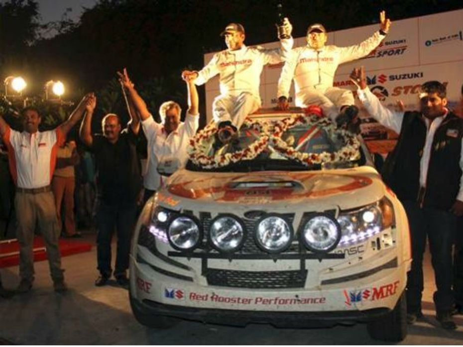 Mahindra Super XUV500 winning team