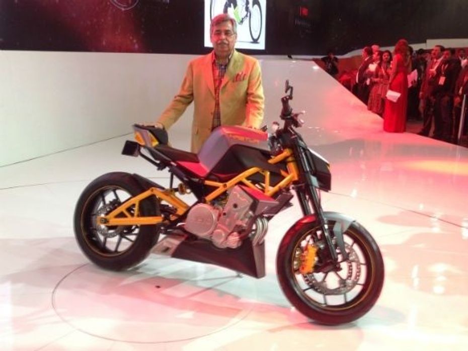 Hero MotoCorp, MD,Pawan Munjal with Hero Hastur 600cc concept motorcycle