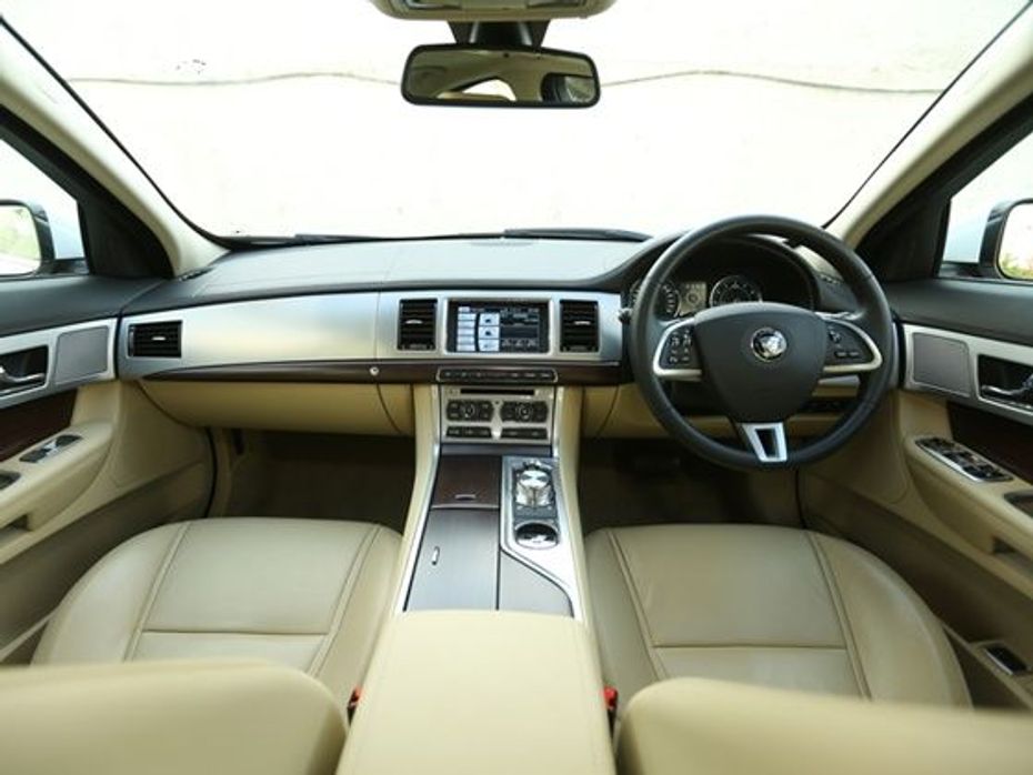 Jaguar XF 2.0 litre interior
