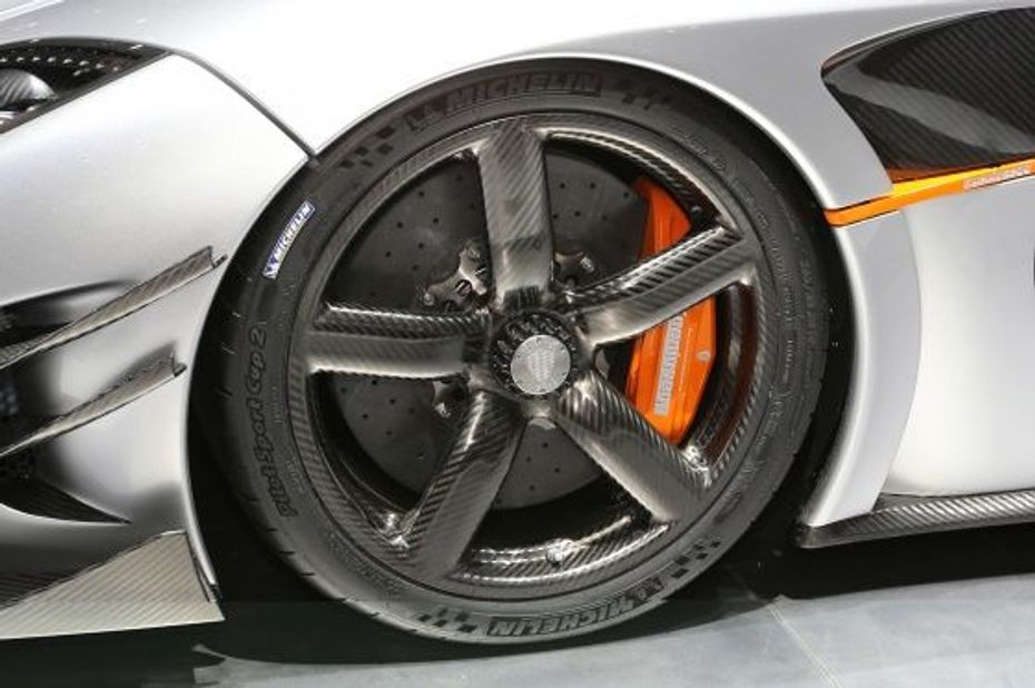 Koenigsegg One:1 carbon fiber wheels image