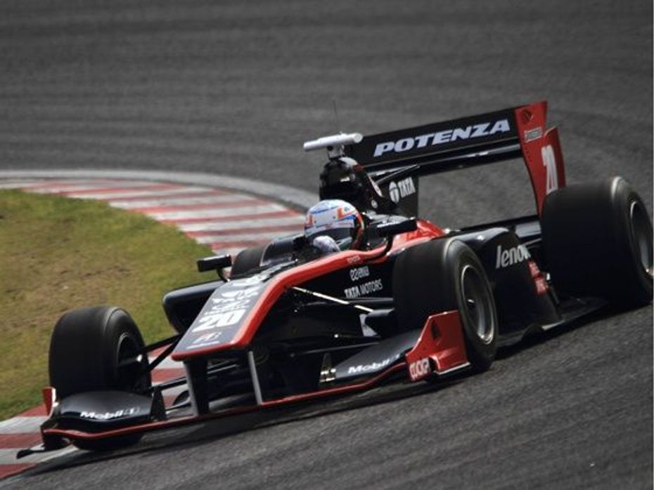 Narain Karthikeyan driving at Fuji in the Super Formula Series