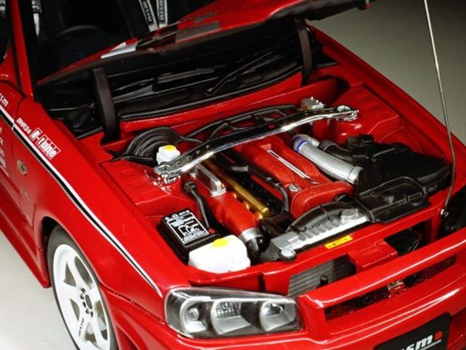 1:18 Nissan Skyline GT-R R34 Nismo R-Tune engine