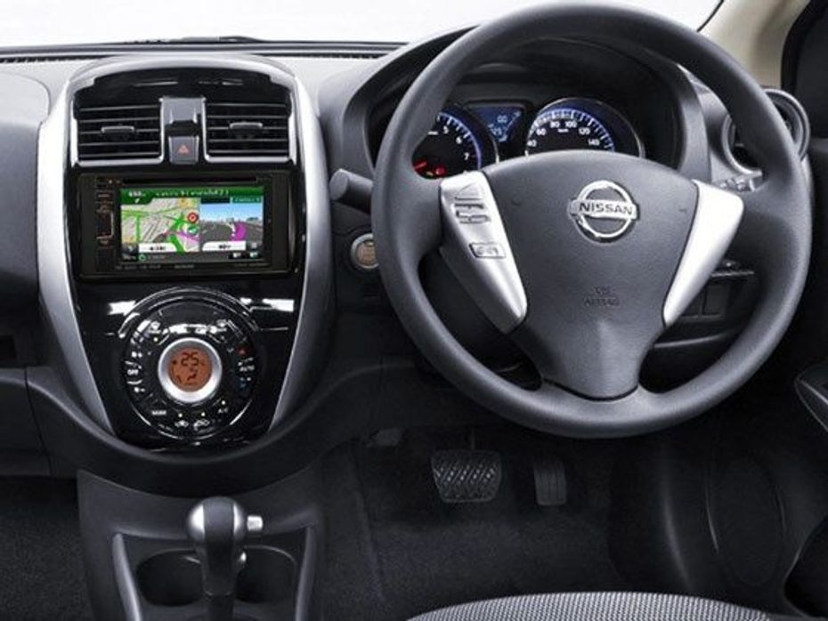 2014 Nissan Sunny facelift dashboard