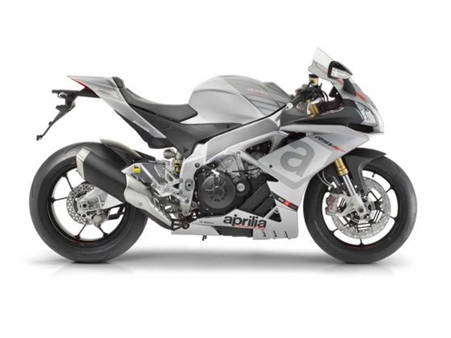 2015 Aprilia RSV4 RR side shot