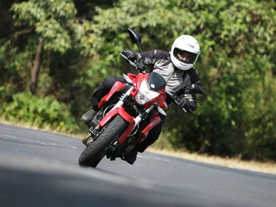DSK Benelli India TNT 600 i is neutral handling but not as agile as some of its rivals