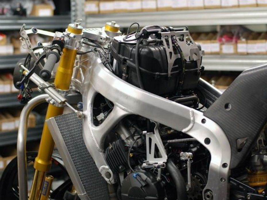 Moto2 chassis and engine