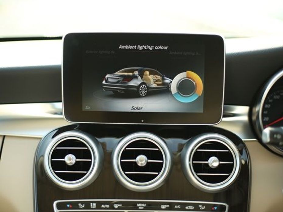 New 8.4-inch TFT screen of the new 2015 Mercedes-Benz C-Class