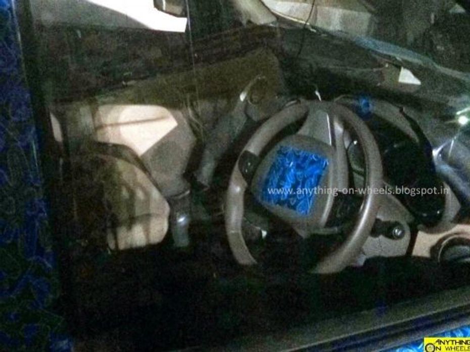 Renault Lodgy MPV interior snapped