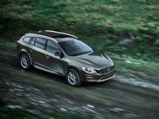 Volvo V60 Cross Country breaks cover