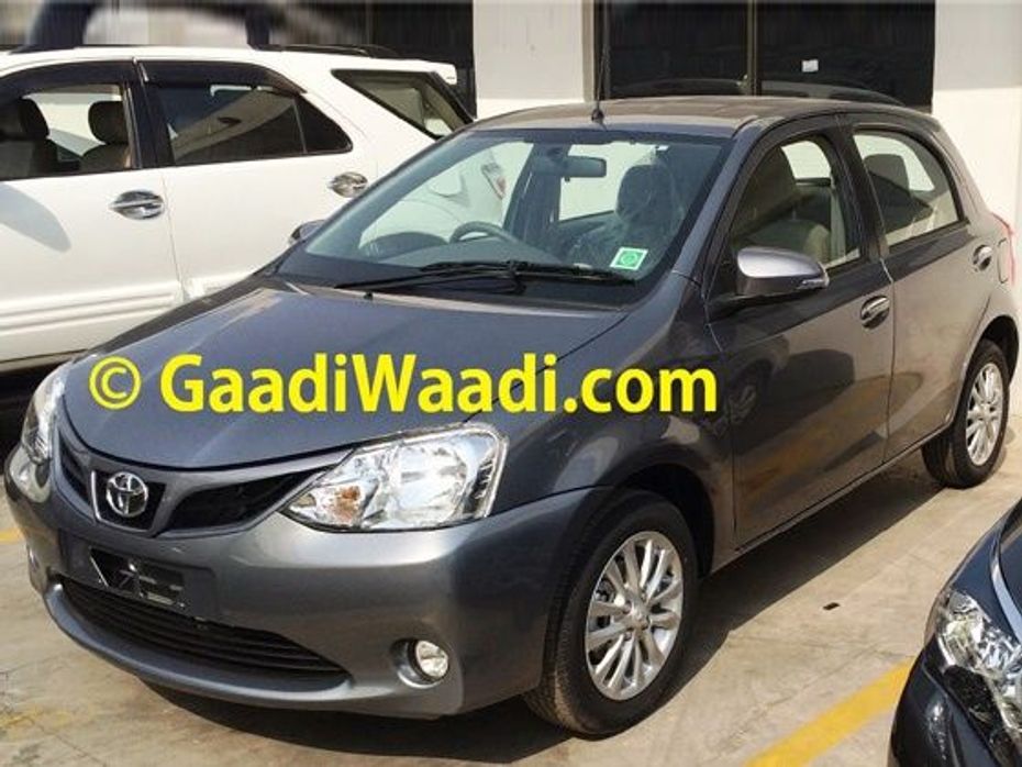 2014 New Toyota Etios Live hatchback spied in India