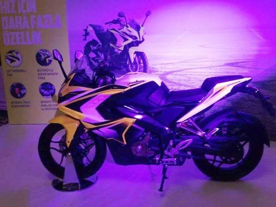 New Bajaj Pulsar 200 SS spied during a private function