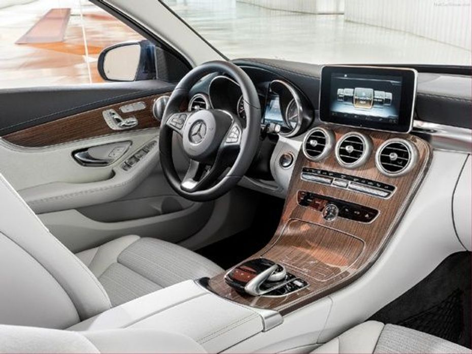 2015 Mercedes-Benz C-Class interiors