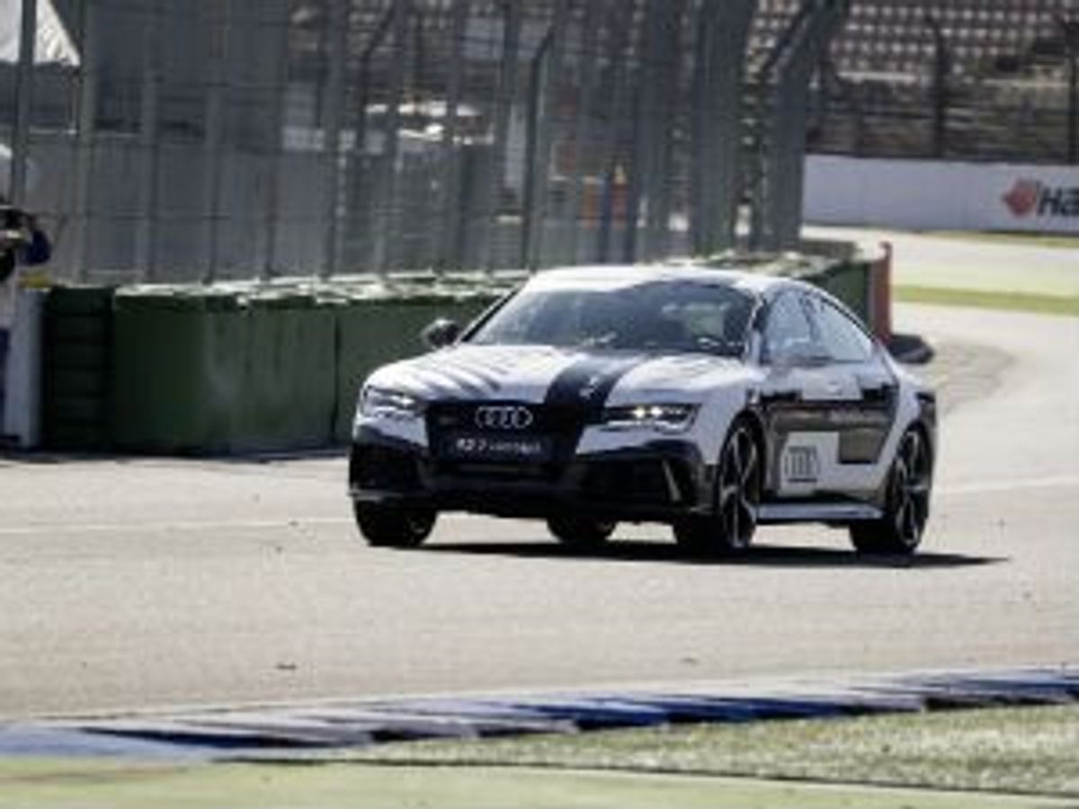 Audi RS7 piloted driving concept demonstrated - ZigWheels