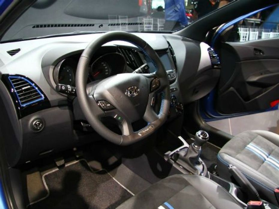The Hyundai HB20 R-Spec Concept recieves flat bottom steering wheel and gloss black trimmings on the dashboard