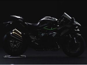 Kawasaki Ninja H2 teaser pic released - ZigWheels
